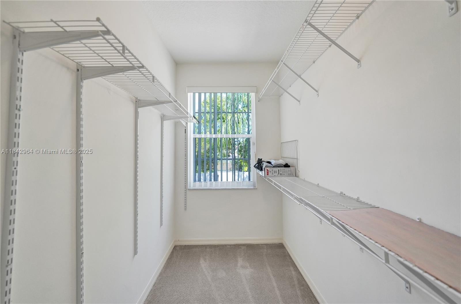 Weston, Florida, 33326, United States, 5 Bedrooms Bedrooms, ,4 BathroomsBathrooms,Residential,For Sale,1987523