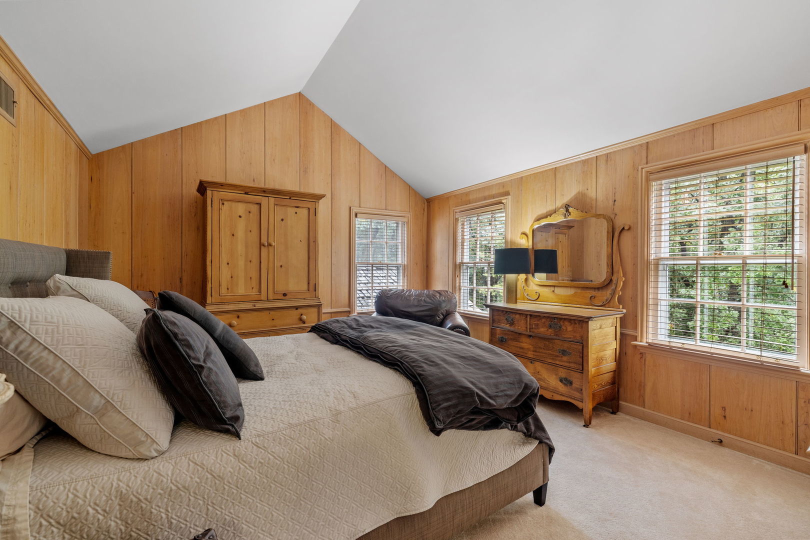 Joliet, Illinois, 60431, United States, 4 Bedrooms Bedrooms, ,5 BathroomsBathrooms,Residential,For Sale,1868408