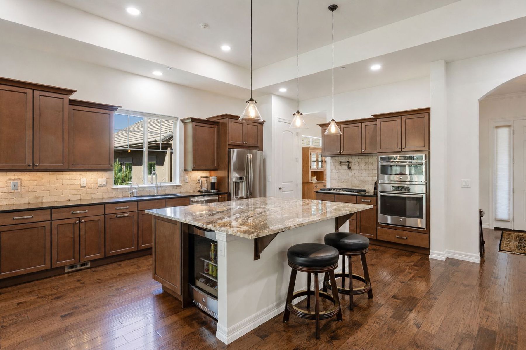  Beautifully Maintained 4 Bed  3 Bath Residence in Castle Pines Village - 物件實景