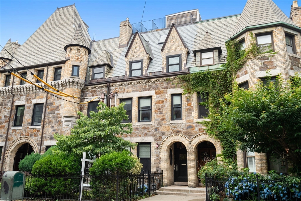 Brookline, Massachusetts, 02445, United States, 4 Bedrooms Bedrooms, ,4 BathroomsBathrooms,Residential,For Sale,1885381