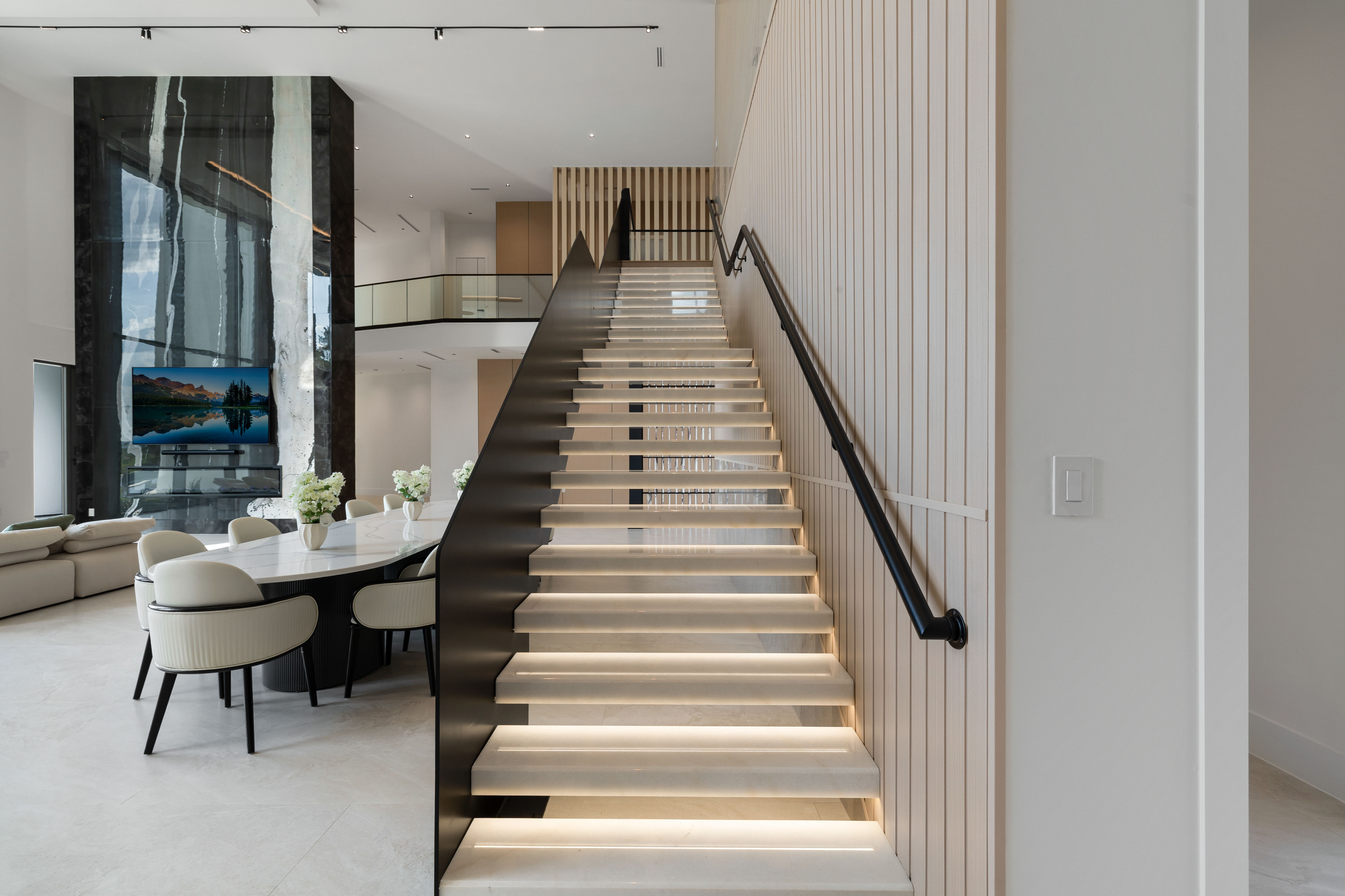  Bold Contemporary Estate for Elevated Living - 物件實景