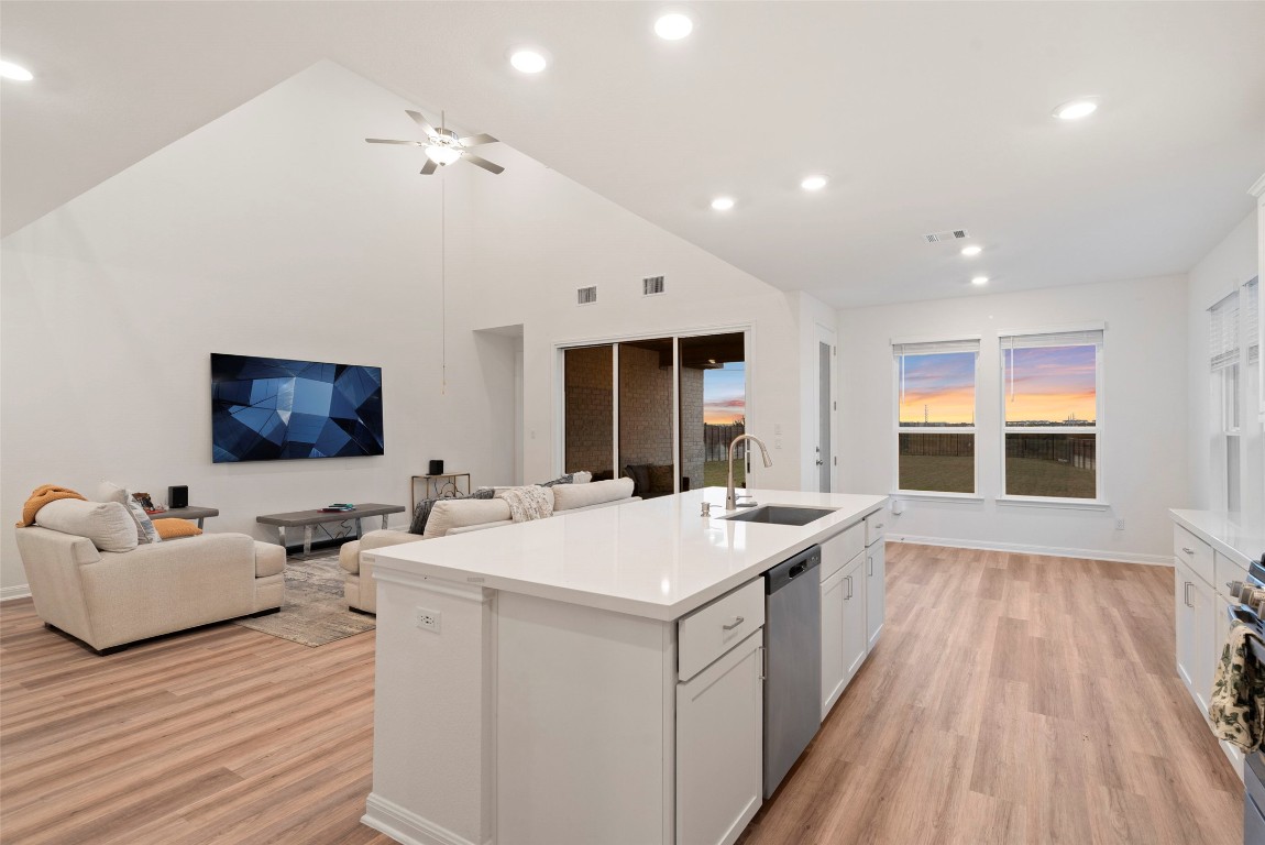 Leander, Texas, 78641, United States, 4 Bedrooms Bedrooms, ,4 BathroomsBathrooms,Residential,For Sale,1753153