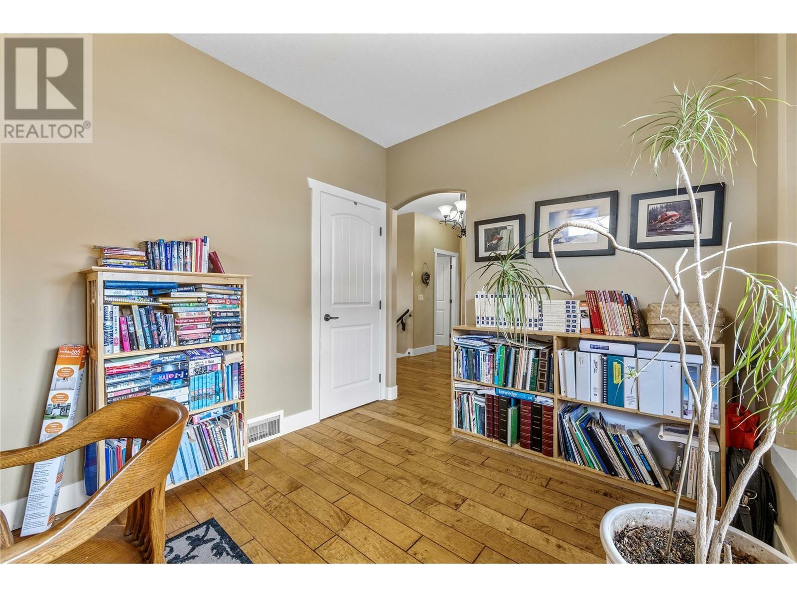KELOWNA, British Columbia, V1P 1R7, CA, 5 Bedrooms Bedrooms, ,3 BathroomsBathrooms,Residential,For Sale,1837327