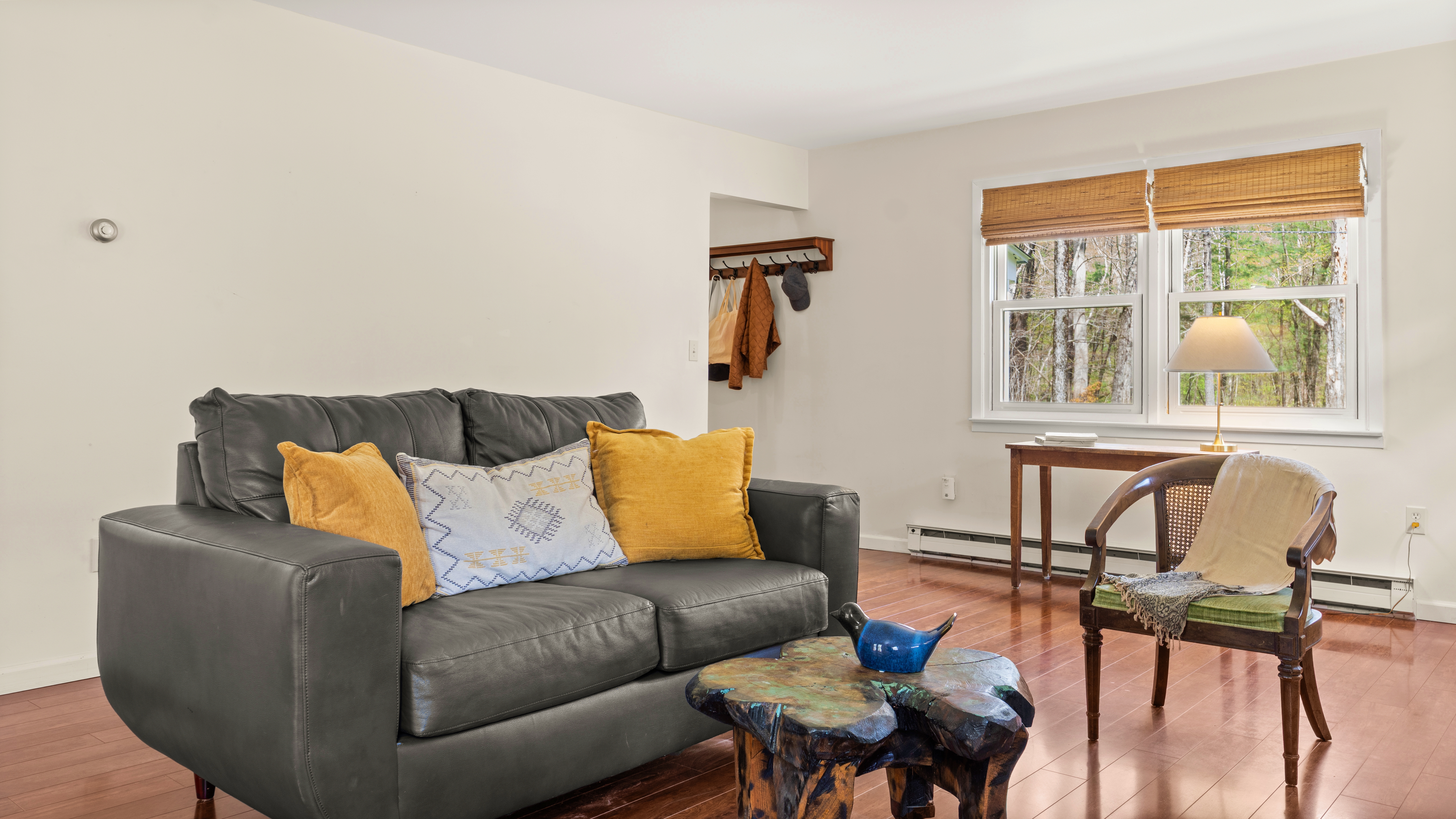  Idyllic Country Living: Sweet Cape on 2 Acres with Berkshire Proximity - 物件實景