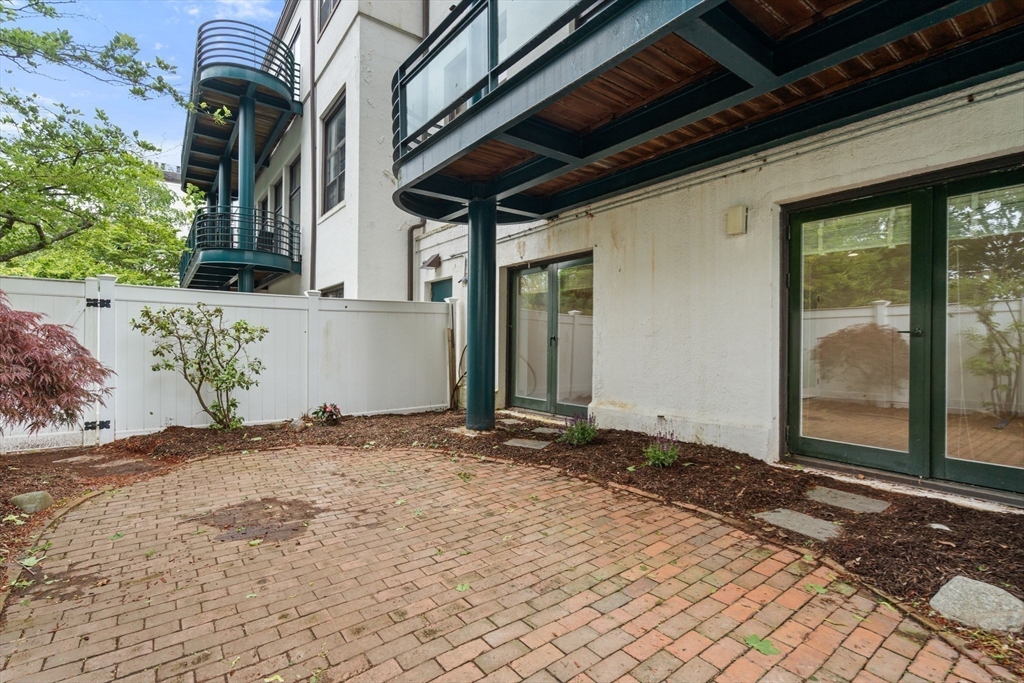 Brookline, Massachusetts, 02446, United States, 3 Bedrooms Bedrooms, ,3 BathroomsBathrooms,Residential,For Sale,1836663