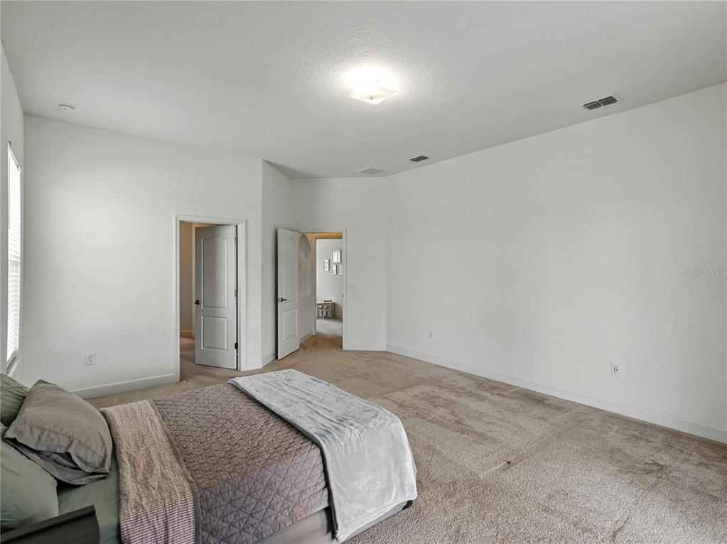 Lakeland, Florida, 33813, United States, 4 Bedrooms Bedrooms, ,3 BathroomsBathrooms,Residential,For Sale,1829235