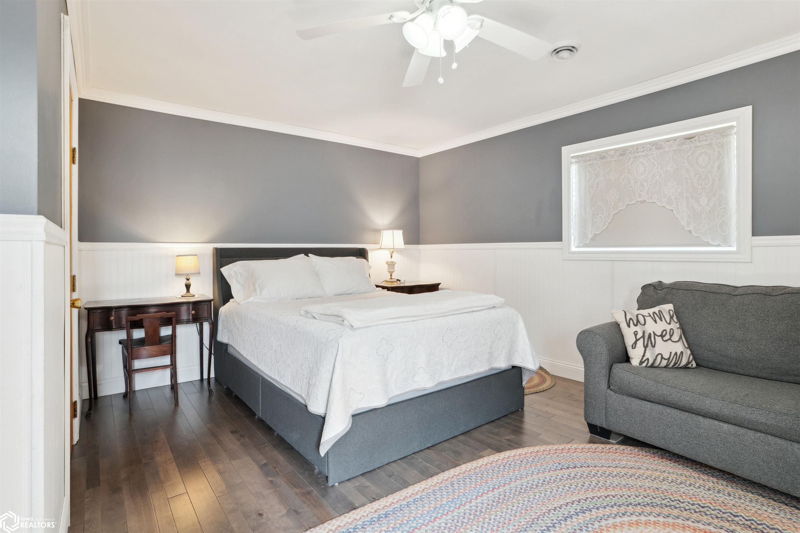 Dallas City, Illinois, 62330, United States, 8 Bedrooms Bedrooms, ,7 BathroomsBathrooms,Residential,For Sale,1980104