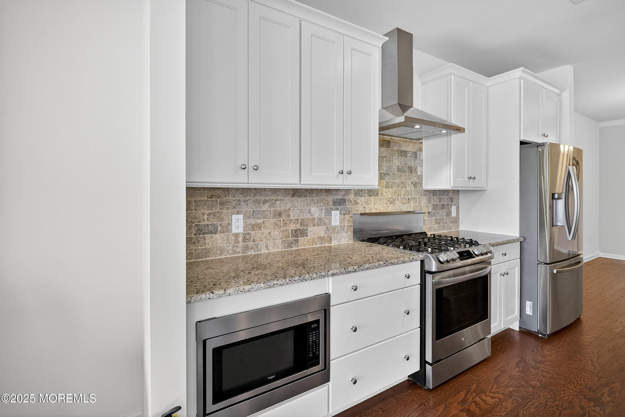 Parlin, New Jersey, 08859, United States, 2 Bedrooms Bedrooms, ,3 BathroomsBathrooms,Residential,For Sale,1989298