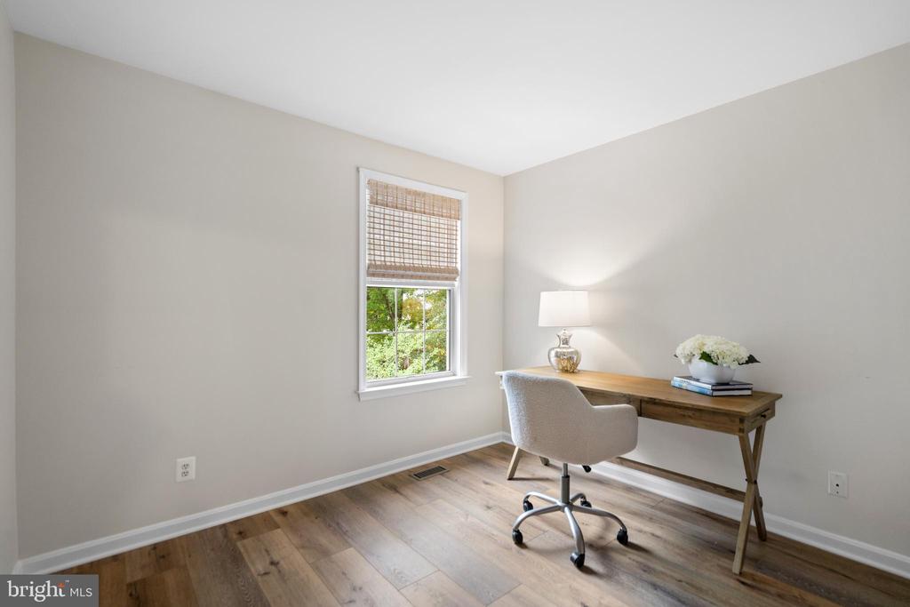 Sterling, Virginia, 20165, United States, 3 Bedrooms Bedrooms, ,4 BathroomsBathrooms,Residential,For Sale,1984617