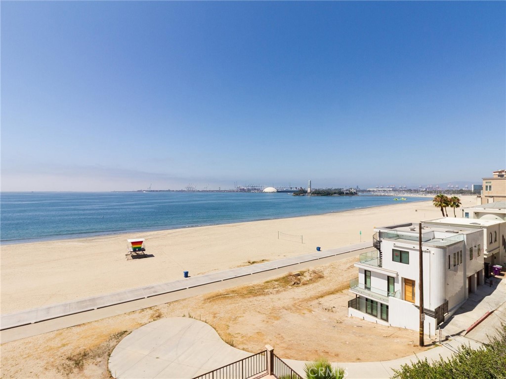 Long Beach, California, 90802, United States, 2 Bedrooms Bedrooms, ,Residential,For Sale,1905979