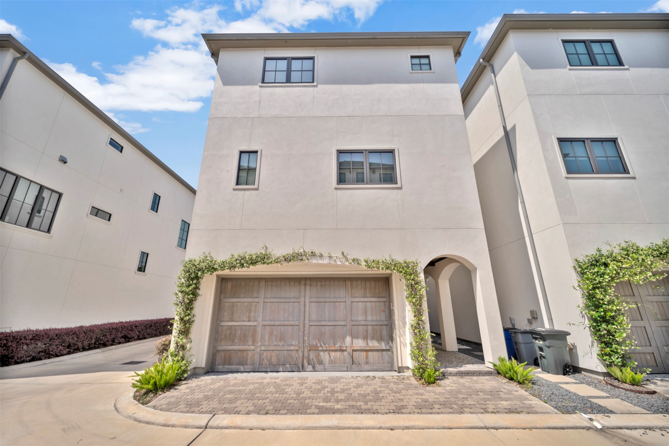 Houston, Texas, 77055, United States, 3 Bedrooms Bedrooms, ,4 BathroomsBathrooms,Residential,For Sale,1866931
