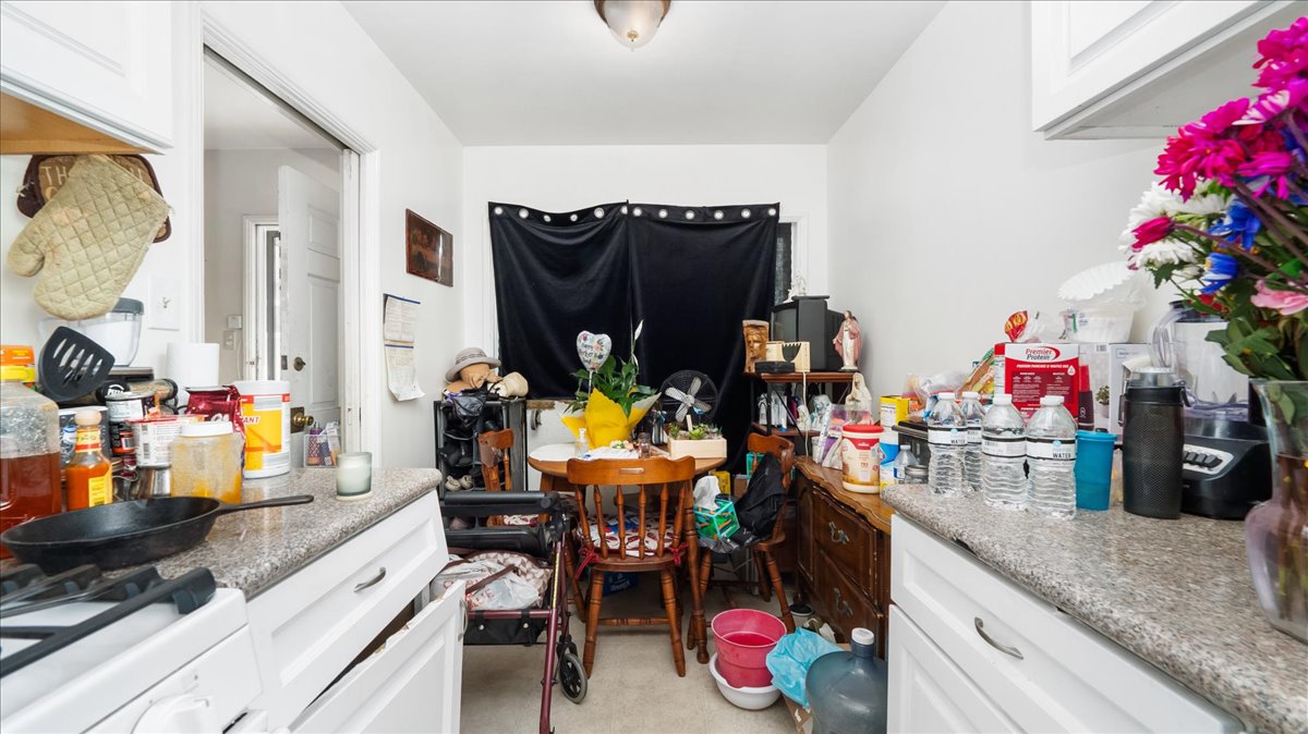 Montebello, California, 90640, United States, 2 Bedrooms Bedrooms, ,2 BathroomsBathrooms,Residential,For Sale,1930342