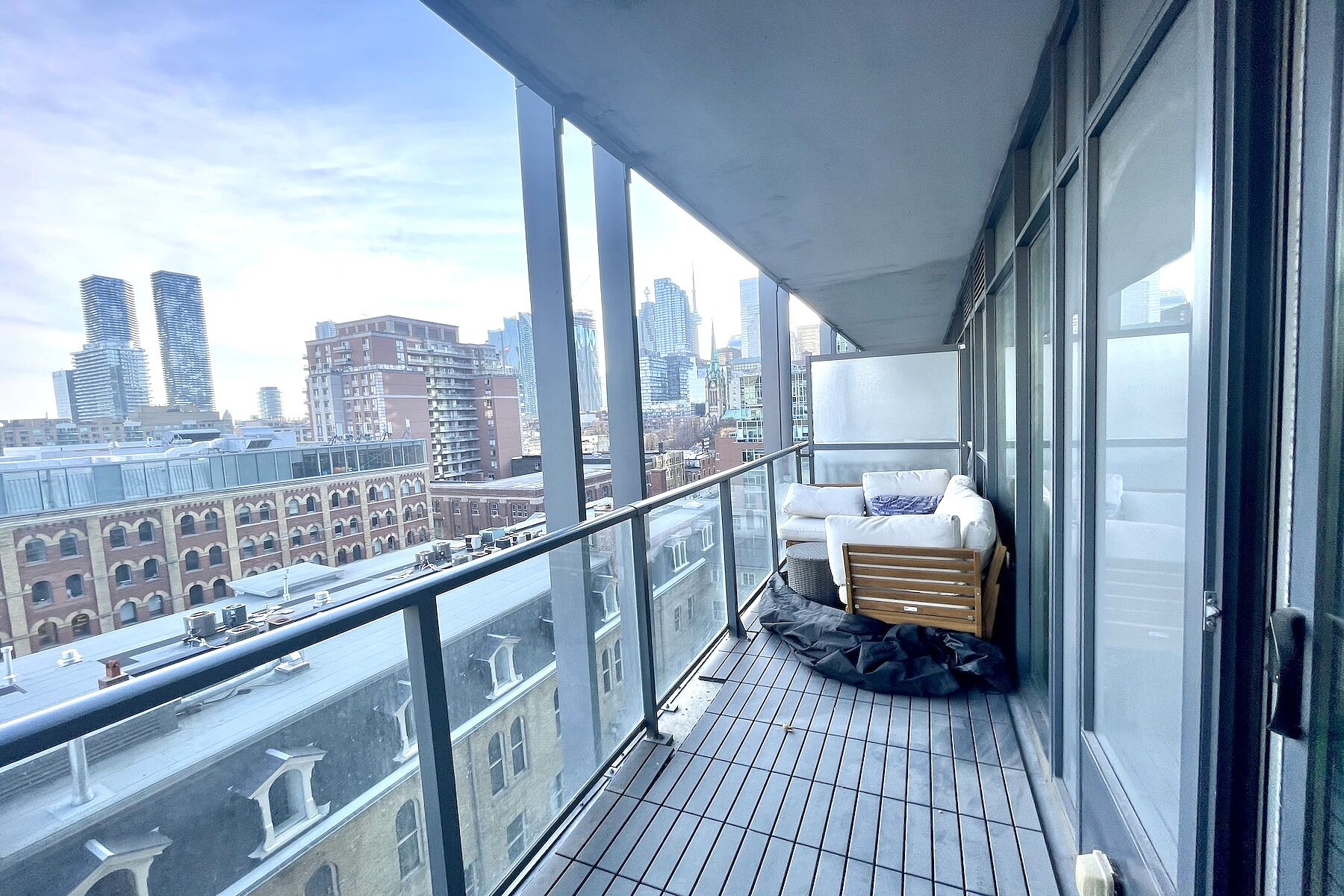  Post House Condos - 物件實景