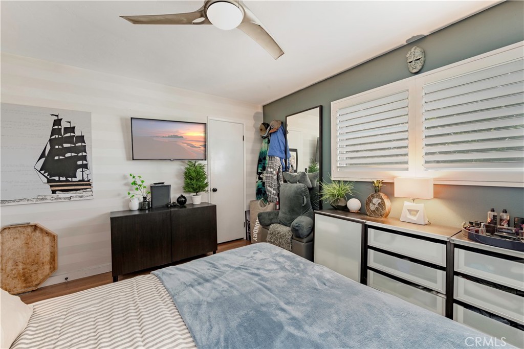 Long Beach, California, 90814, United States, 2 Bedrooms Bedrooms, ,2 BathroomsBathrooms,Residential,For Sale,1919883