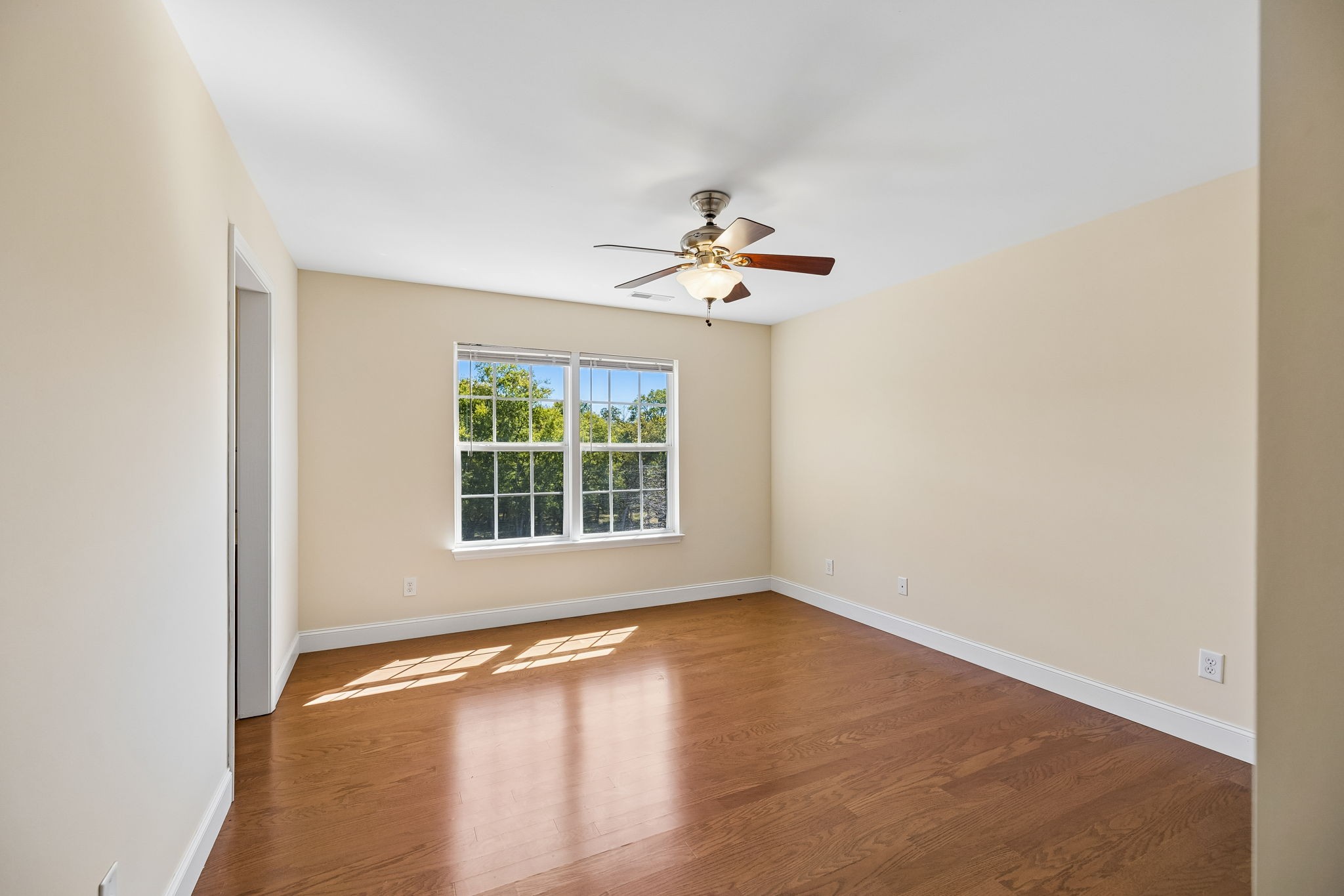  2216 Twin Peaks Ct, Spring Hill, TN, 37174 - 物件實景