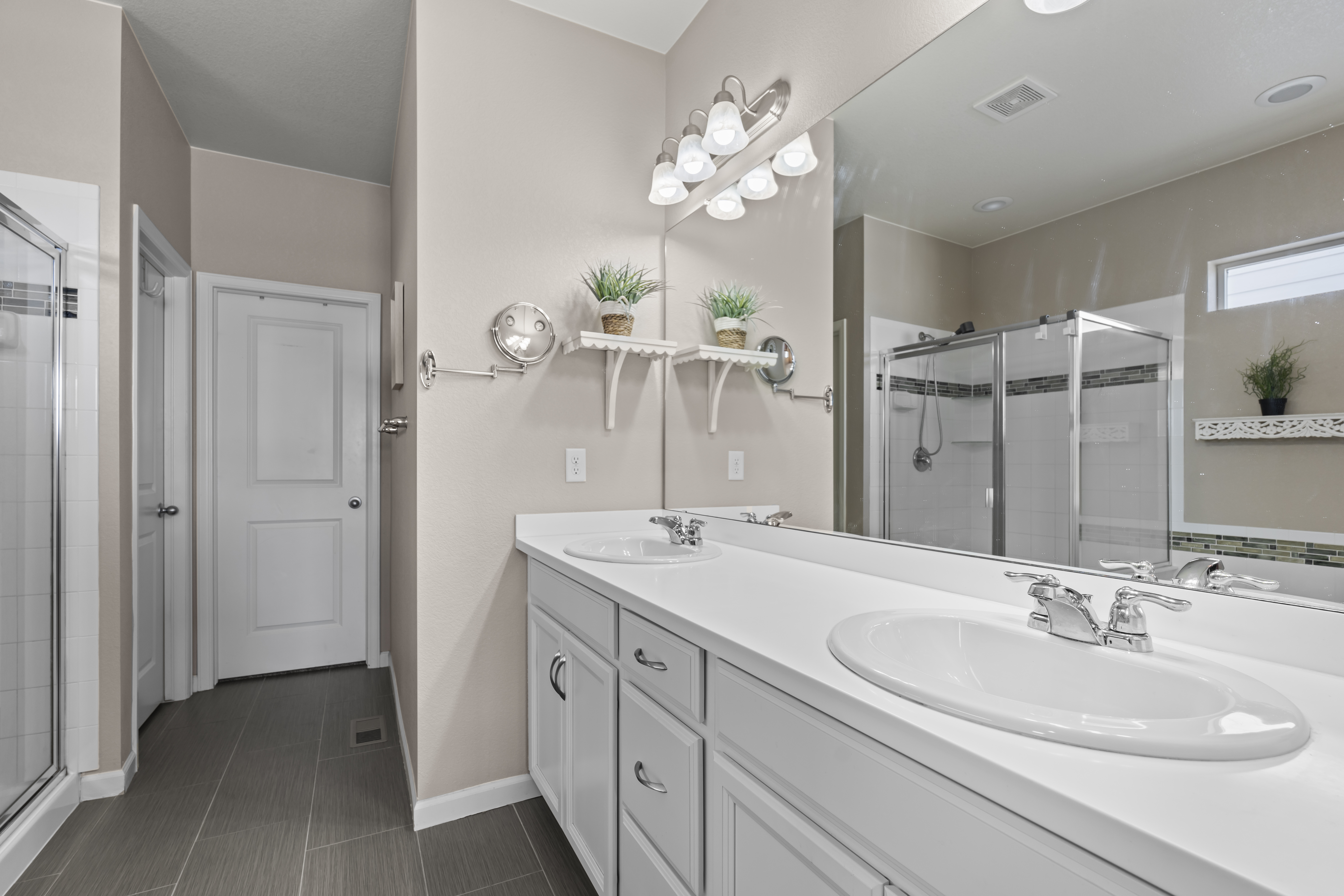  A Turn-Key Treasure Nestled Within the Highly Coveted Terrain Neighborhood - 物件實景