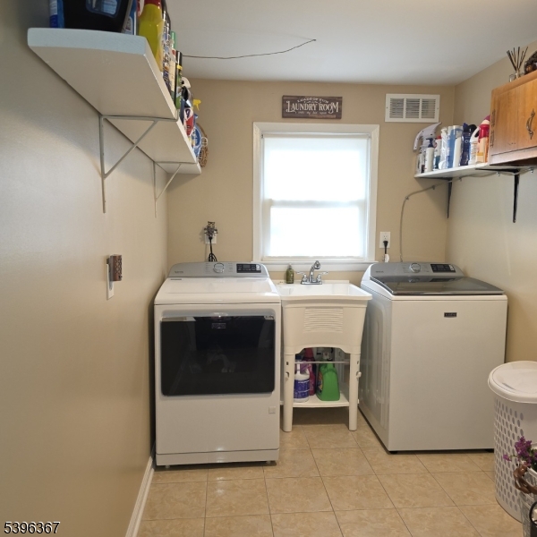 Fanwood Boro, New Jersey, 07023, United States, 4 Bedrooms Bedrooms, ,2 BathroomsBathrooms,Residential,For Sale,1991828