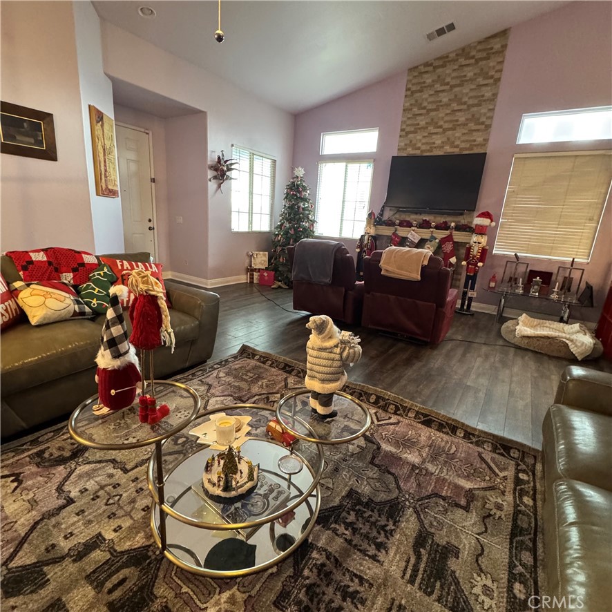 Lancaster, California, 93534, United States, 4 Bedrooms Bedrooms, ,2 BathroomsBathrooms,Residential,For Sale,2007515