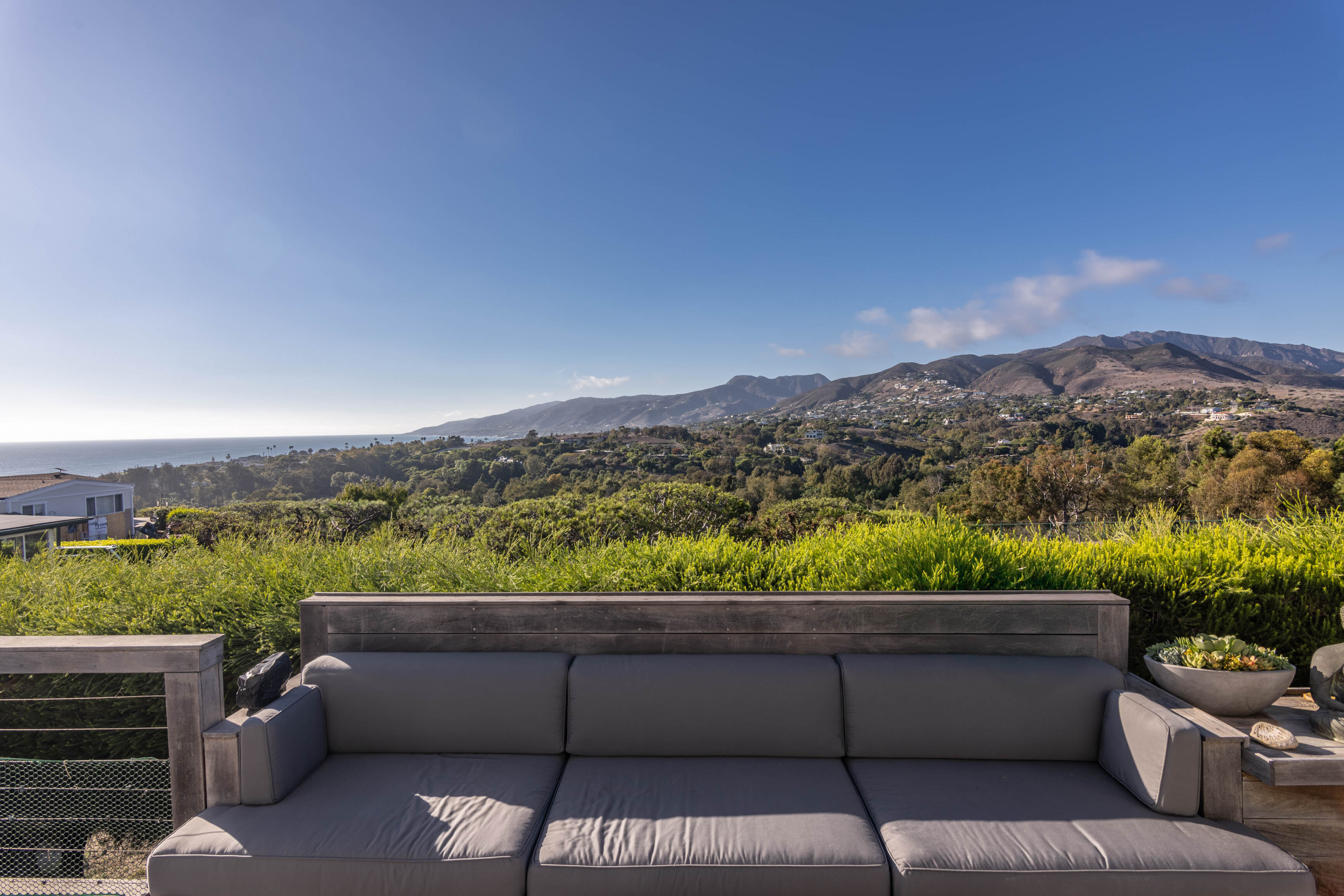  29500 Heathercliff Rd - 物件實景