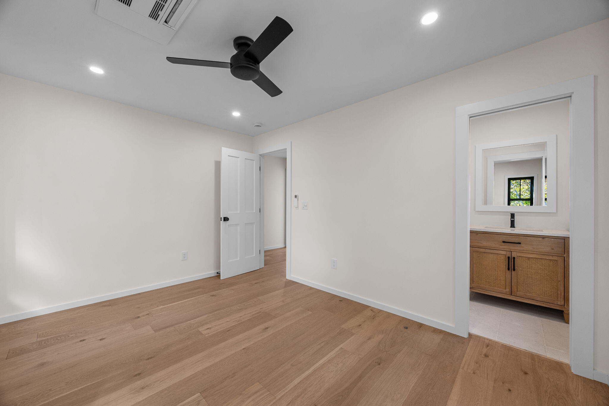  East End New Construction with Bay Views - 物件實景