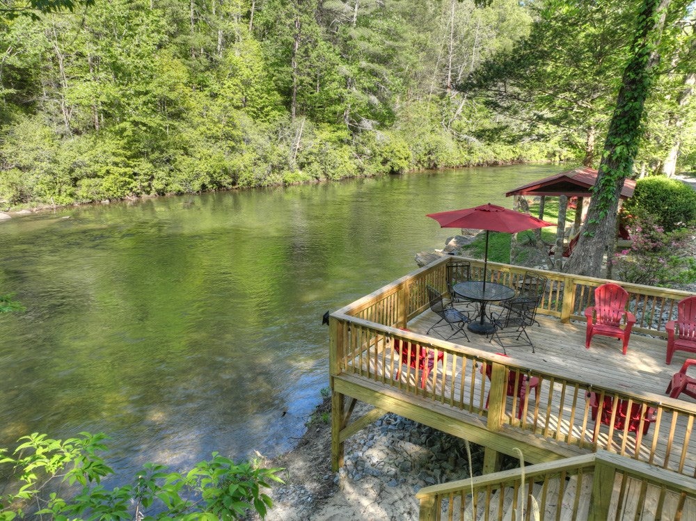 Blue Ridge, Georgia, 30513, United States, 4 Bedrooms Bedrooms, ,3 BathroomsBathrooms,Residential,For Sale,1858921