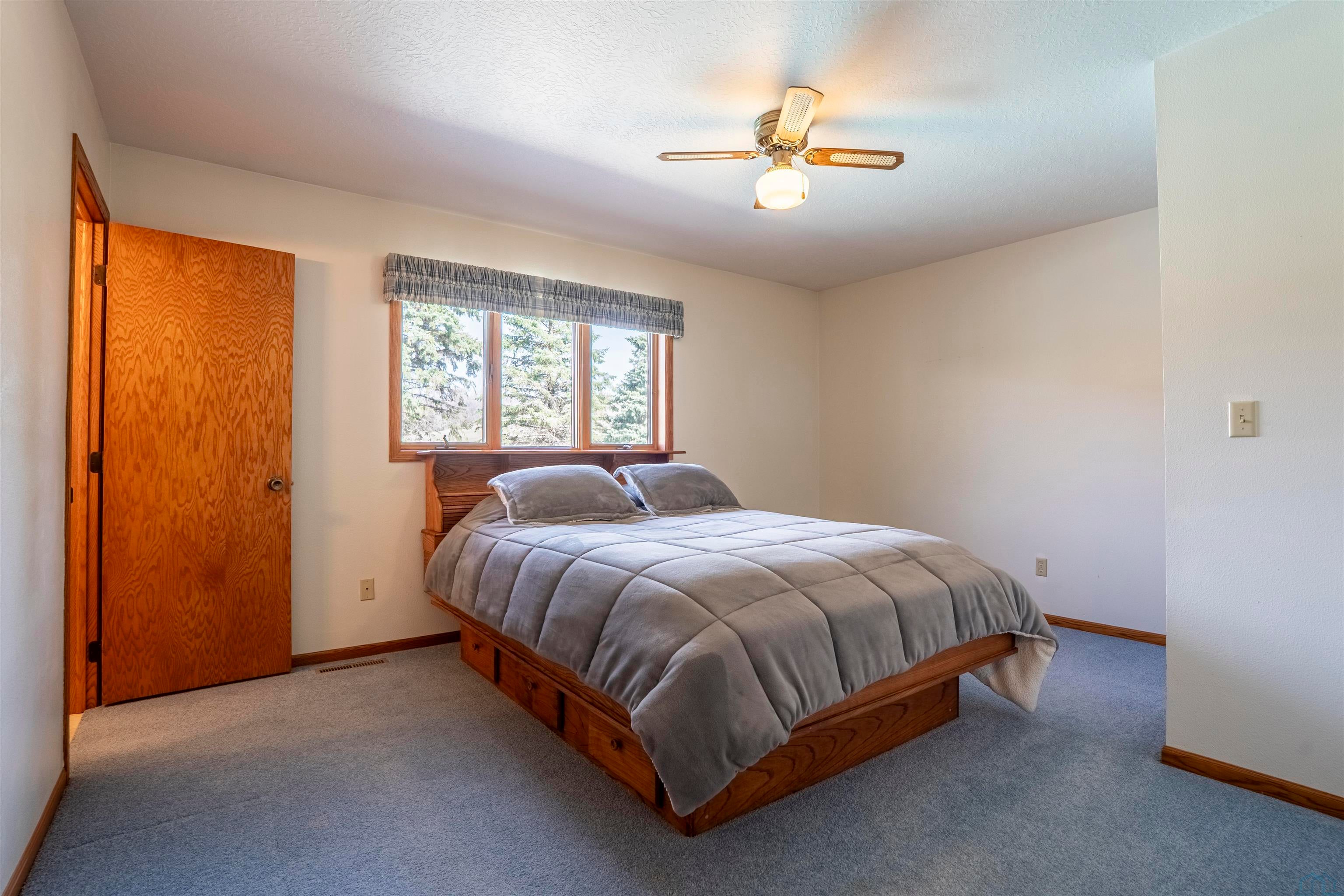 Sioux City, Iowa, 51108, United States, 3 Bedrooms Bedrooms, ,4 BathroomsBathrooms,Residential,For Sale,2035847