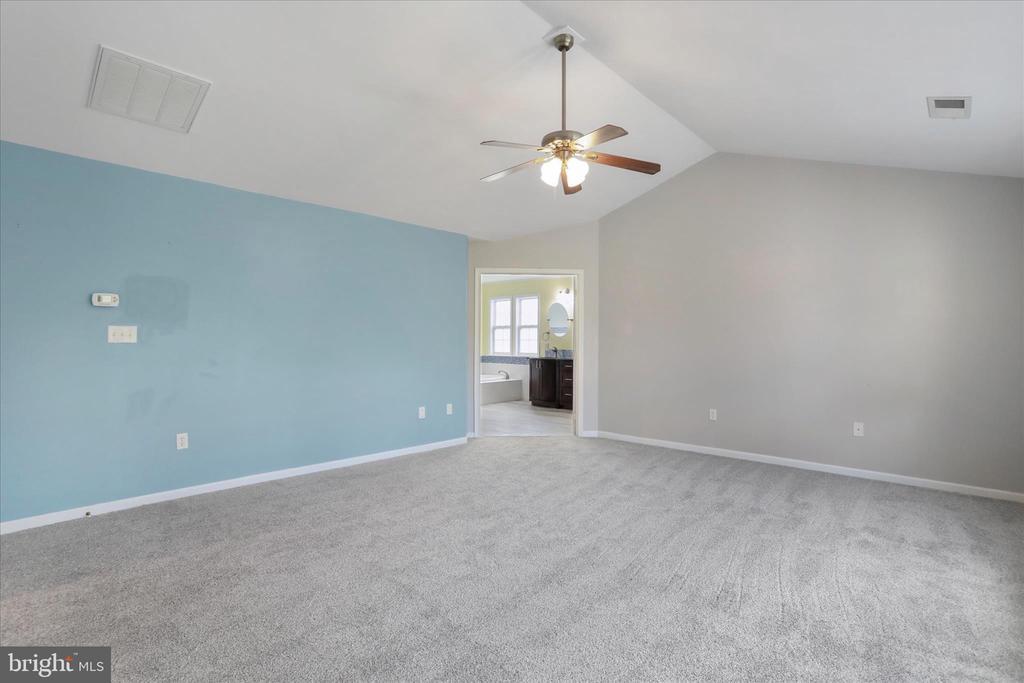 Bunker Hill, West Virginia, 25413, United States, 4 Bedrooms Bedrooms, ,4 BathroomsBathrooms,Residential,For Sale,1991457