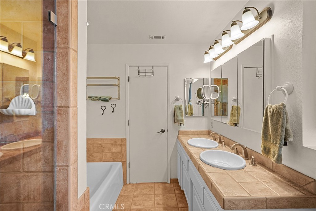 Santa Maria, California, 93454, United States, 5 Bedrooms Bedrooms, ,3 BathroomsBathrooms,Residential,For Sale,2032252