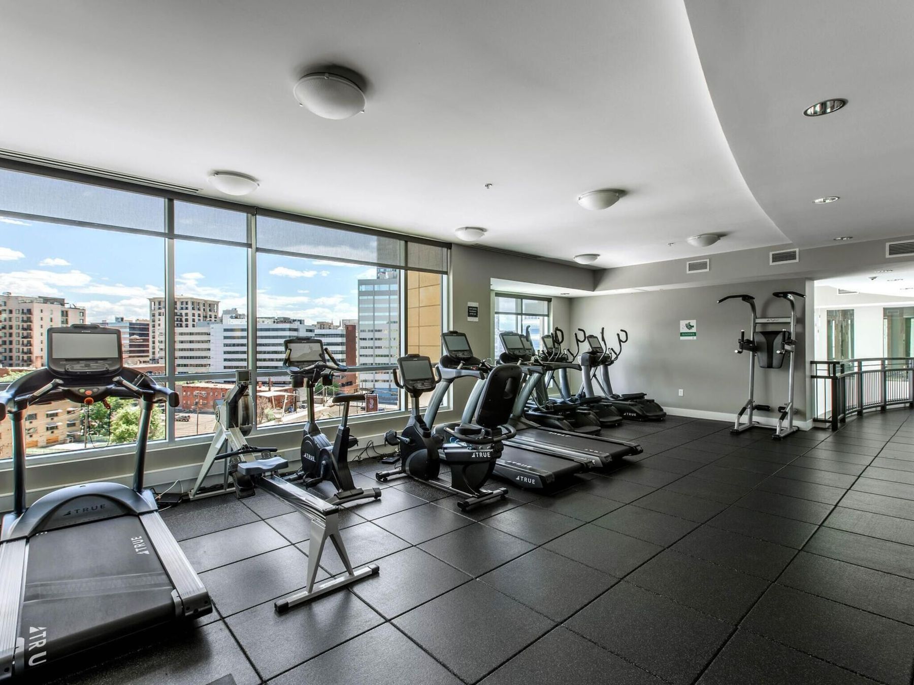  Penthouse Perfection - High Above it all - 物件實景