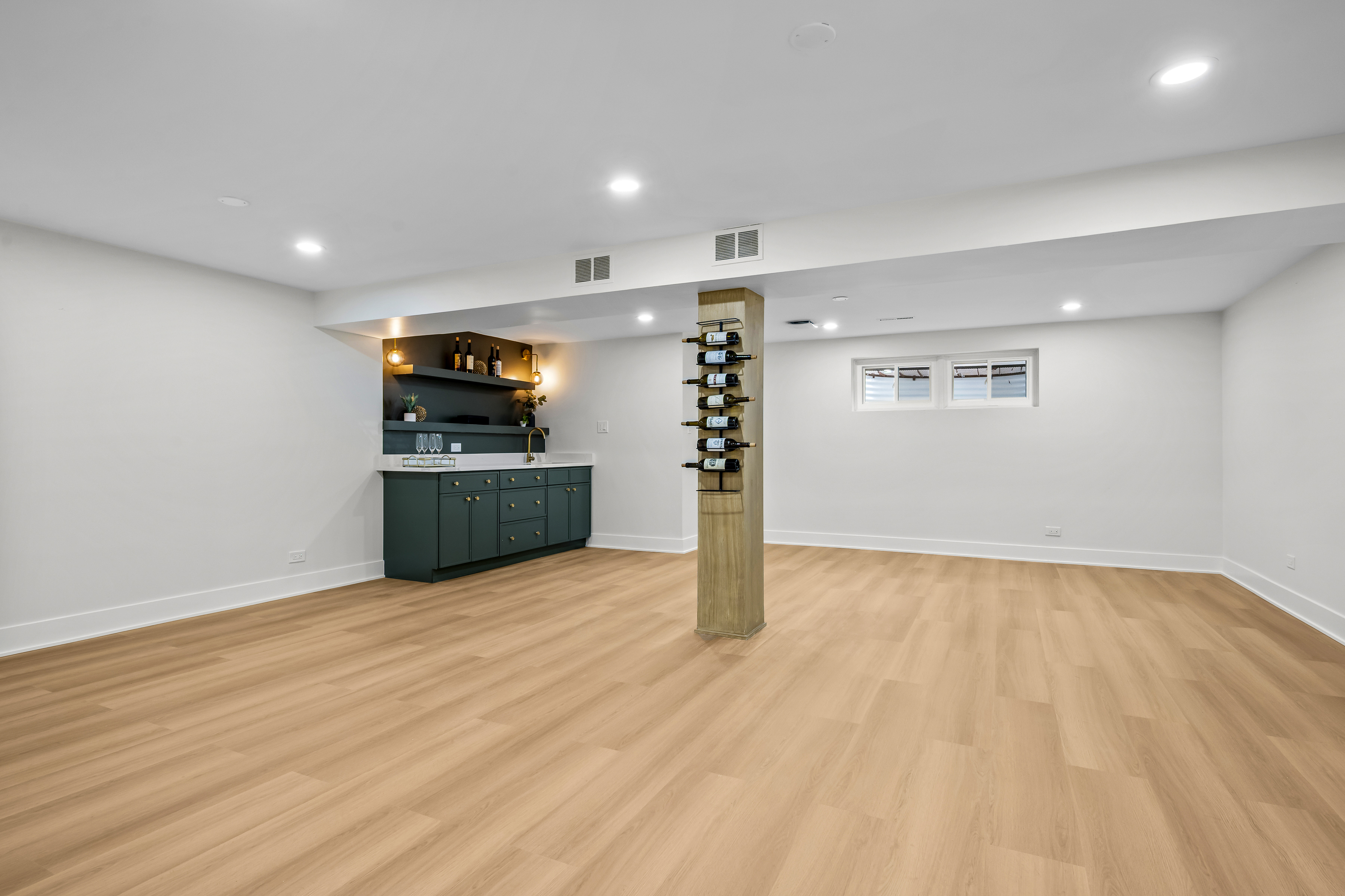  Beautifully Rrenovated Modern Split-level Home - 物件實景