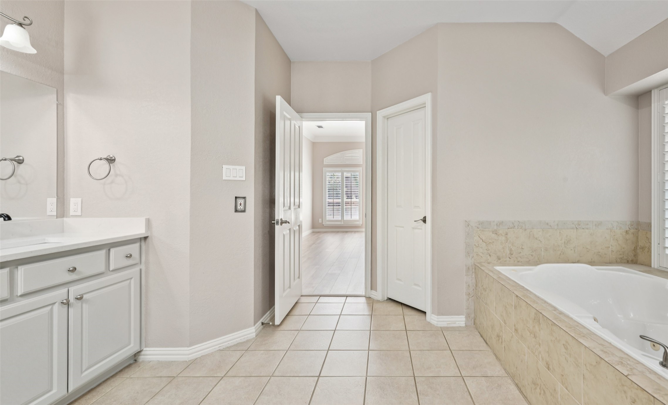 Southlake, Texas, 76092, United States, 4 Bedrooms Bedrooms, ,4 BathroomsBathrooms,Residential,For Sale,1883511