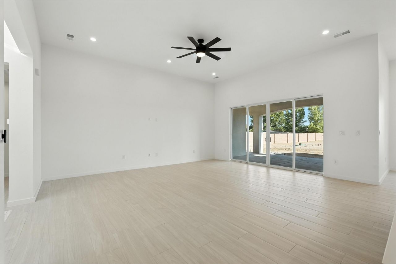 Rio Rancho, New Mexico, 87144, United States, 4 Bedrooms Bedrooms, ,3 BathroomsBathrooms,Residential,For Sale,1918026