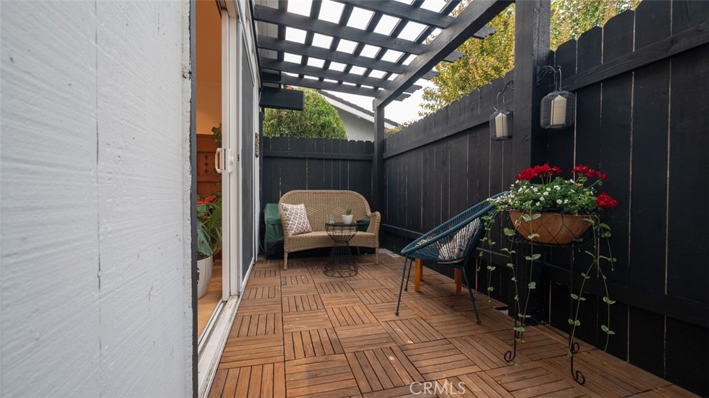 Agoura Hills, California, 91301, United States, 3 Bedrooms Bedrooms, ,1 BathroomBathrooms,Residential,For Sale,1992879