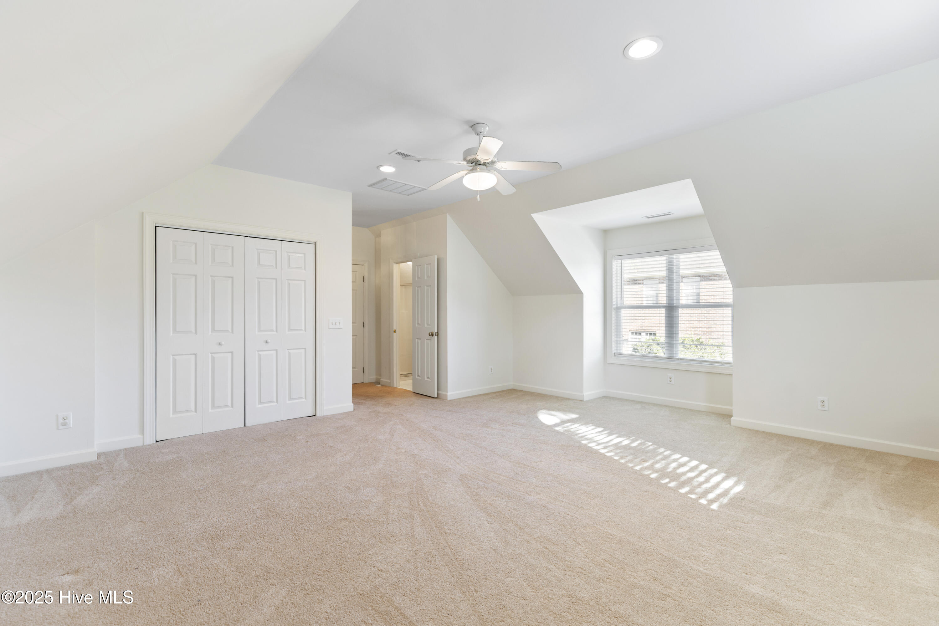 Wilmington, North Carolina, 28409, United States, 4 Bedrooms Bedrooms, ,4 BathroomsBathrooms,Residential,For Sale,1991062