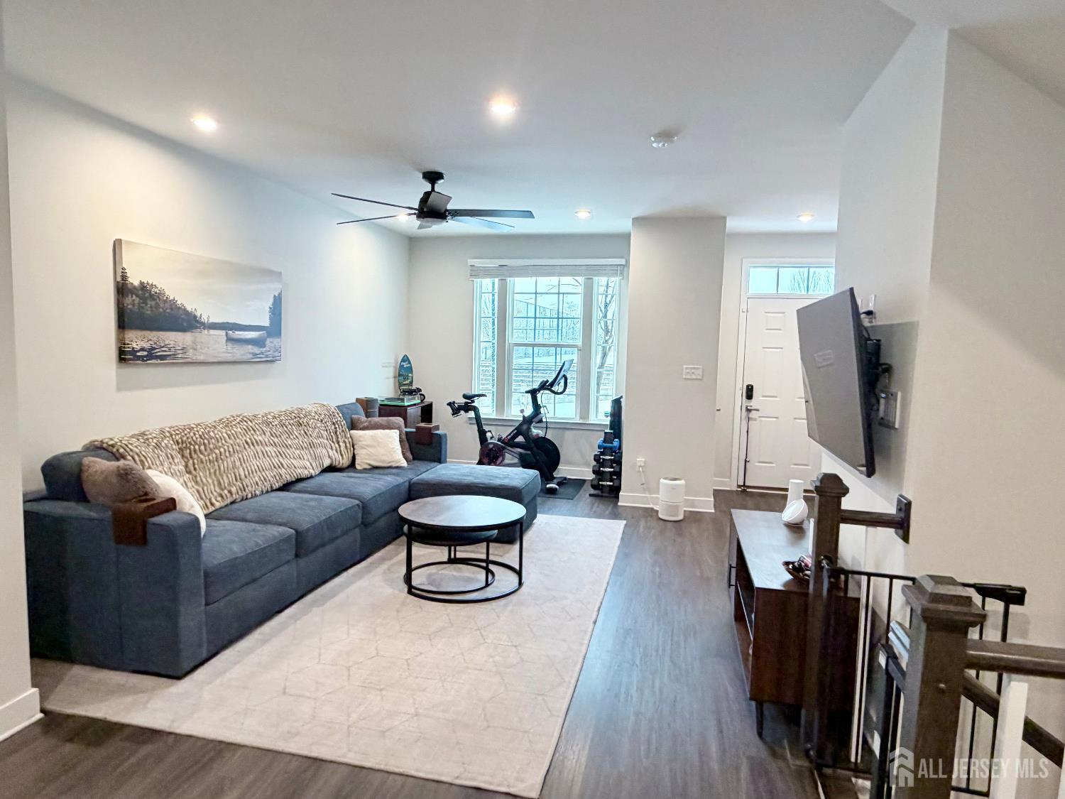 Parlin, New Jersey, 08859, United States, 3 Bedrooms Bedrooms, ,3 BathroomsBathrooms,Residential,For Sale,2012044