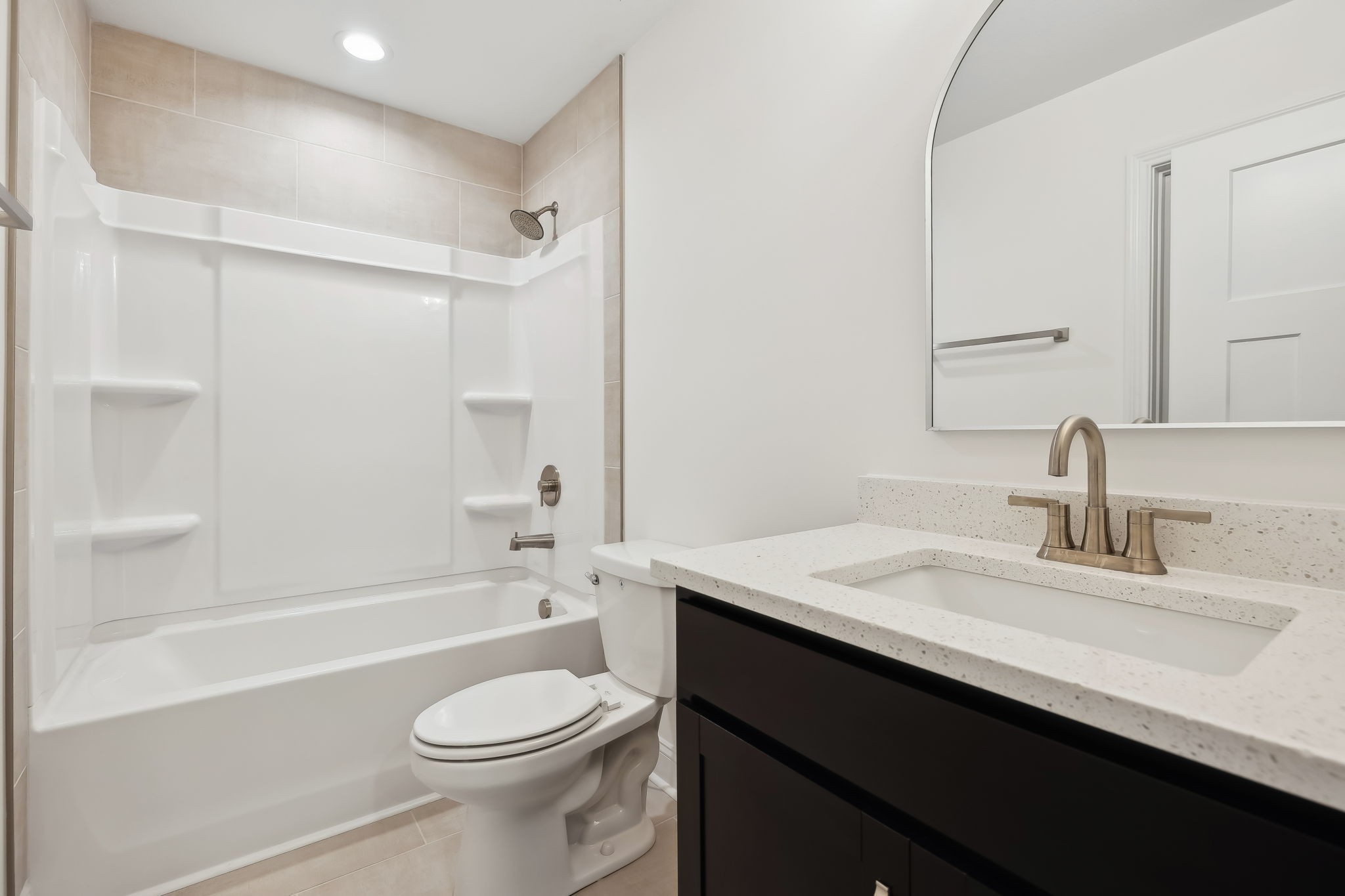 Clarksville, Tennessee, 37043, United States, 4 Bedrooms Bedrooms, ,4 BathroomsBathrooms,Residential,For Sale,2005810