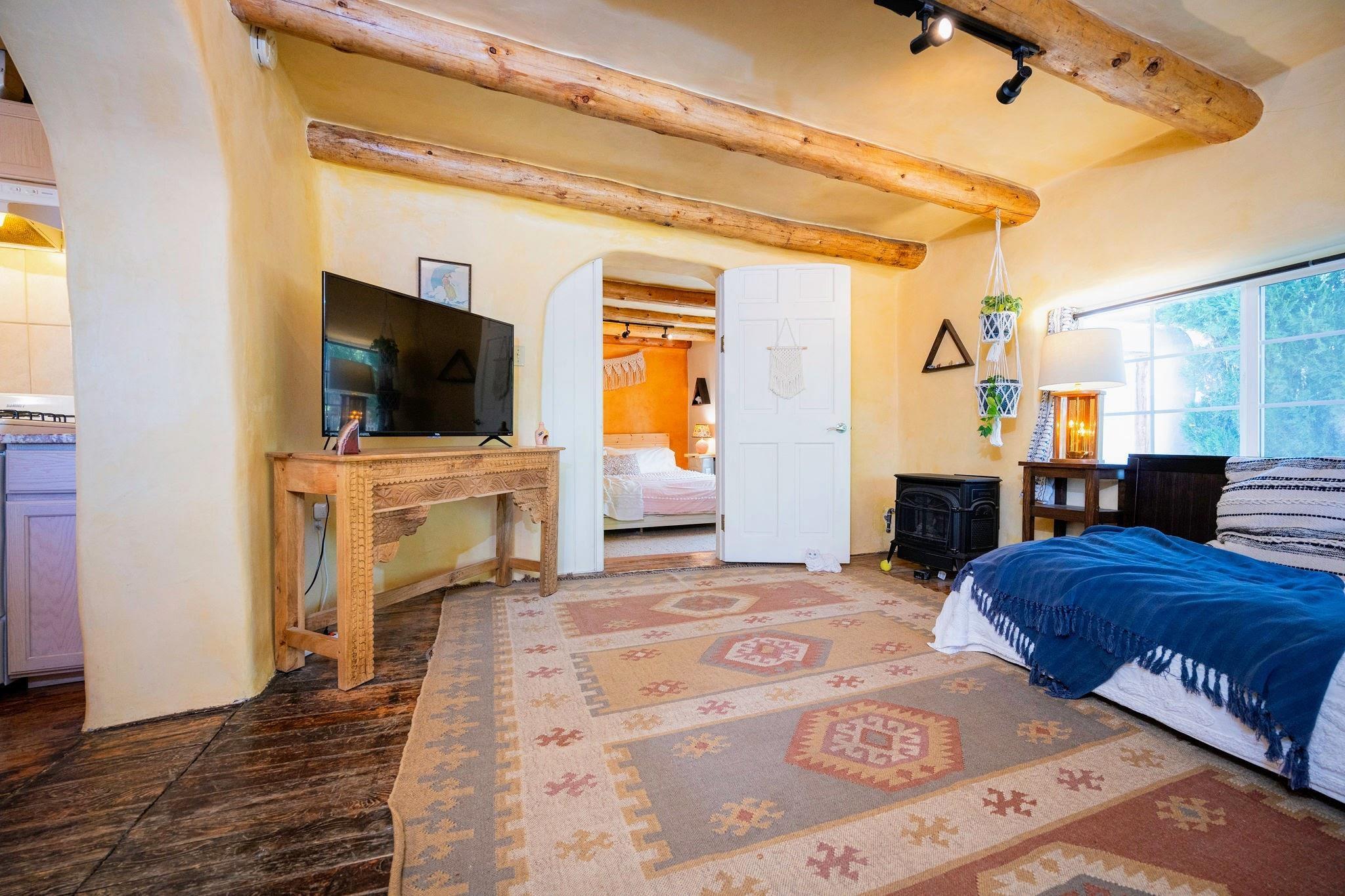 Ranchos De Taos, New Mexico, 87557, United States, 3 Bedrooms Bedrooms, ,3 BathroomsBathrooms,Residential,For Sale,1688394