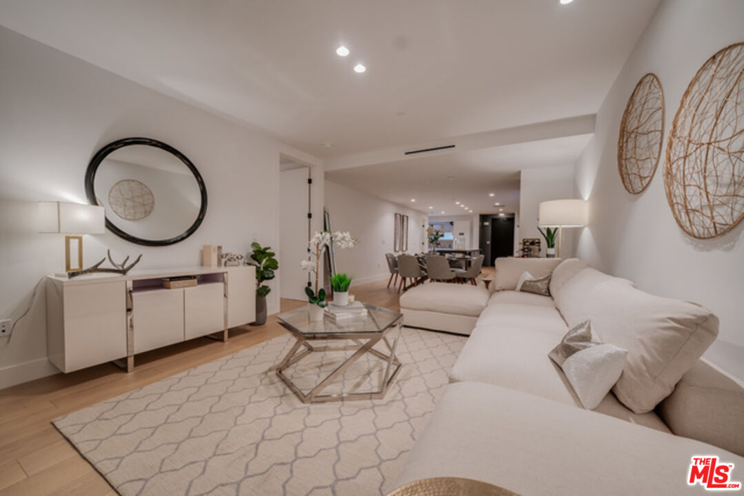 Los Angeles, California, 90024, United States, 2 Bedrooms Bedrooms, ,2 BathroomsBathrooms,Residential,For Sale,1940220