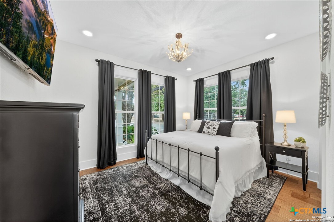 San Antonio, Texas, 78204, United States, 4 Bedrooms Bedrooms, ,4 BathroomsBathrooms,Residential,For Sale,1989633