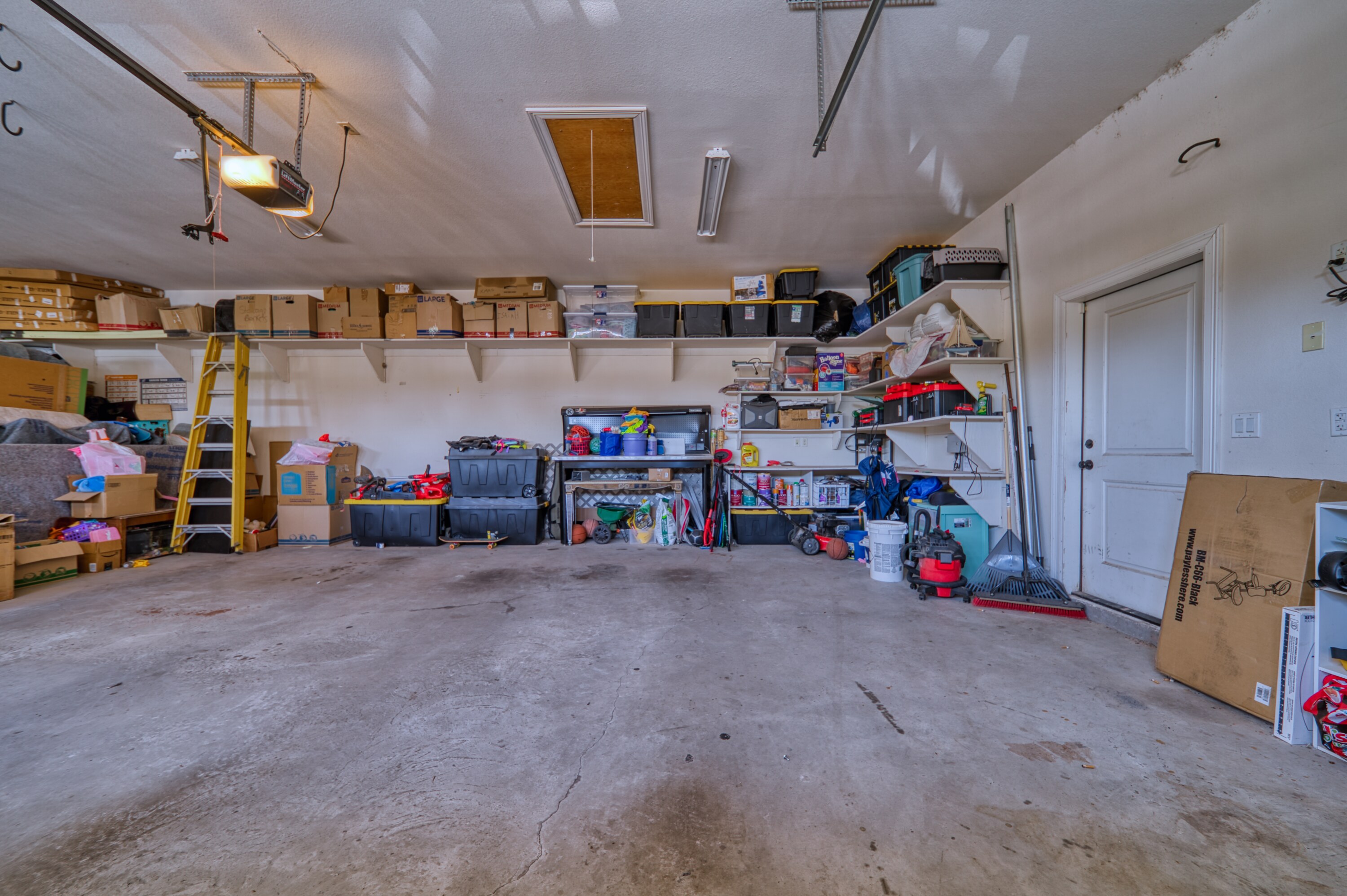 Carlsbad, New Mexico, 88220, United States, 5 Bedrooms Bedrooms, ,4 BathroomsBathrooms,Residential,For Sale,1974334