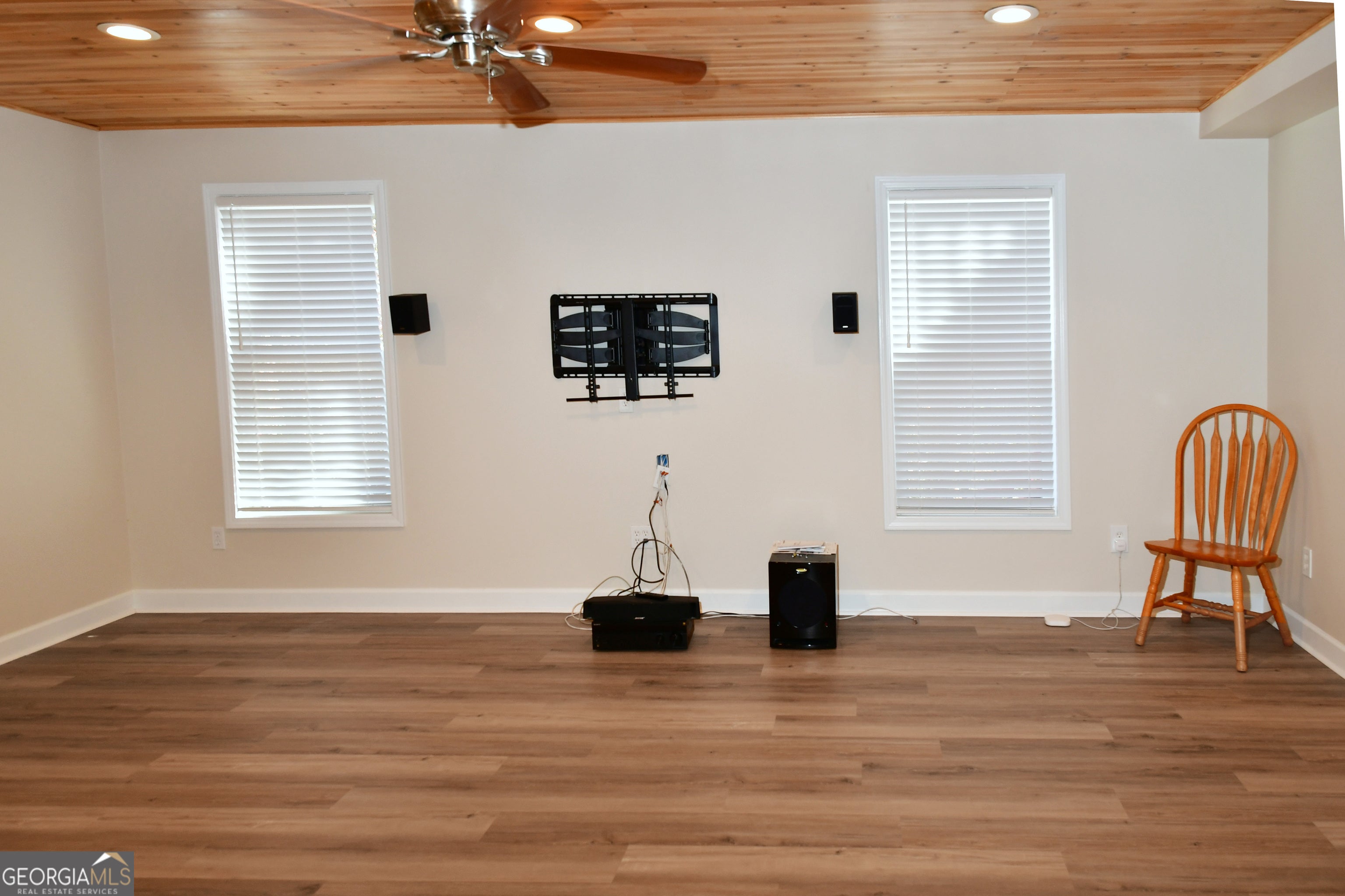 Hoschton, Georgia, 30548, United States, 5 Bedrooms Bedrooms, ,4 BathroomsBathrooms,Residential,For Sale,1992517