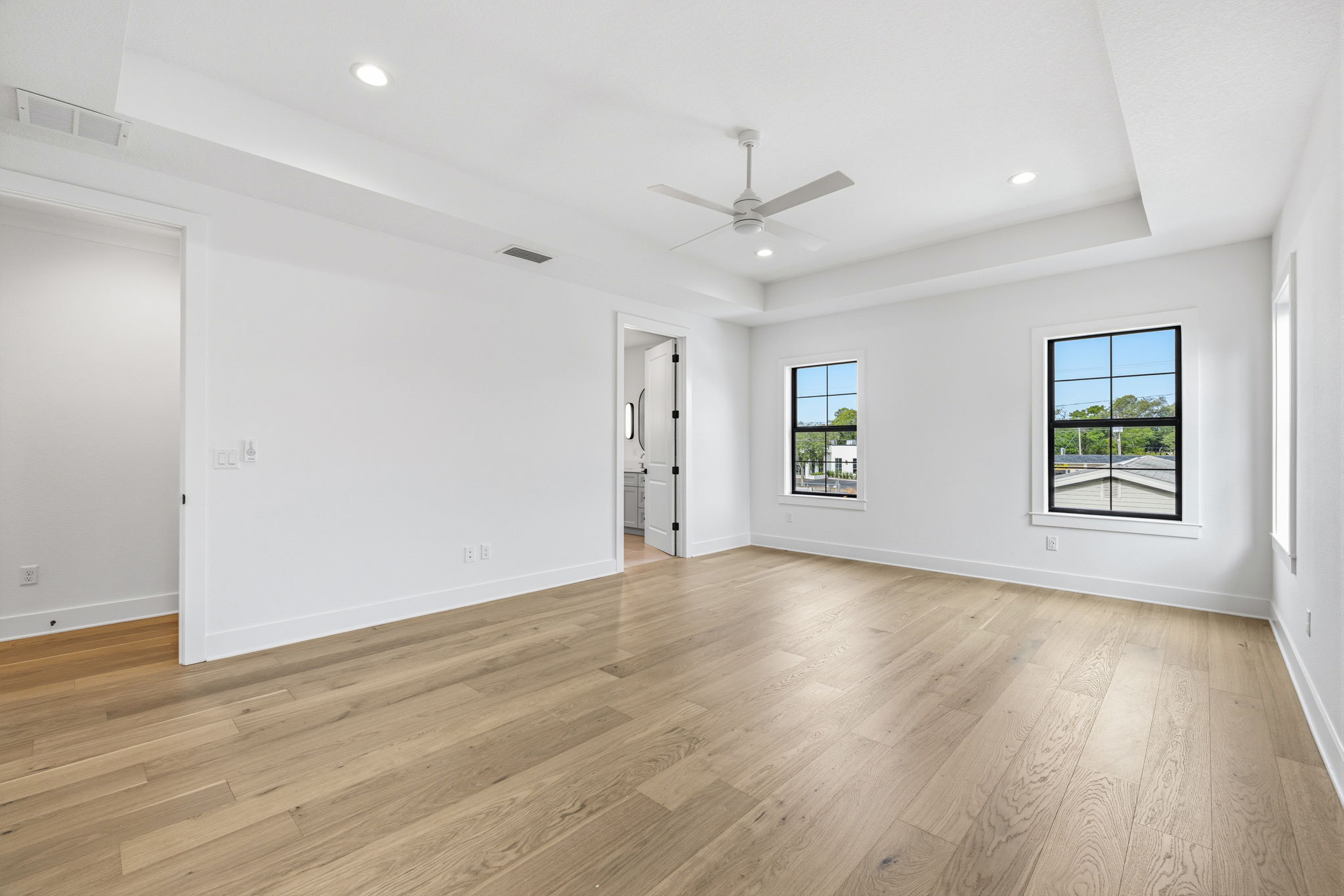 Tampa, Florida, 33611, United States, 4 Bedrooms Bedrooms, ,4 BathroomsBathrooms,Residential,For Sale,2009743