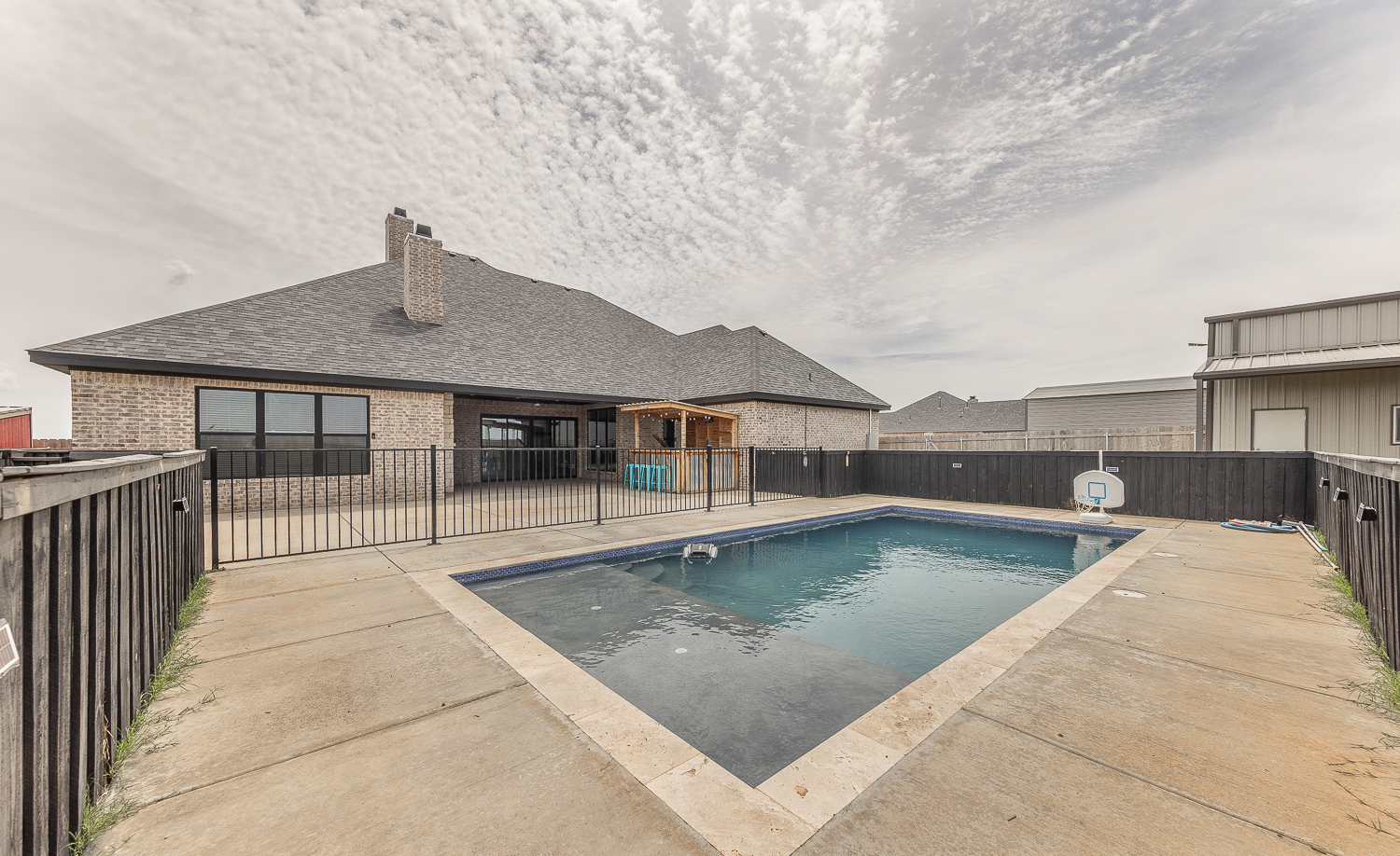 Lubbock, Texas, 79423, United States, 4 Bedrooms Bedrooms, ,3 BathroomsBathrooms,Residential,For Sale,1926032