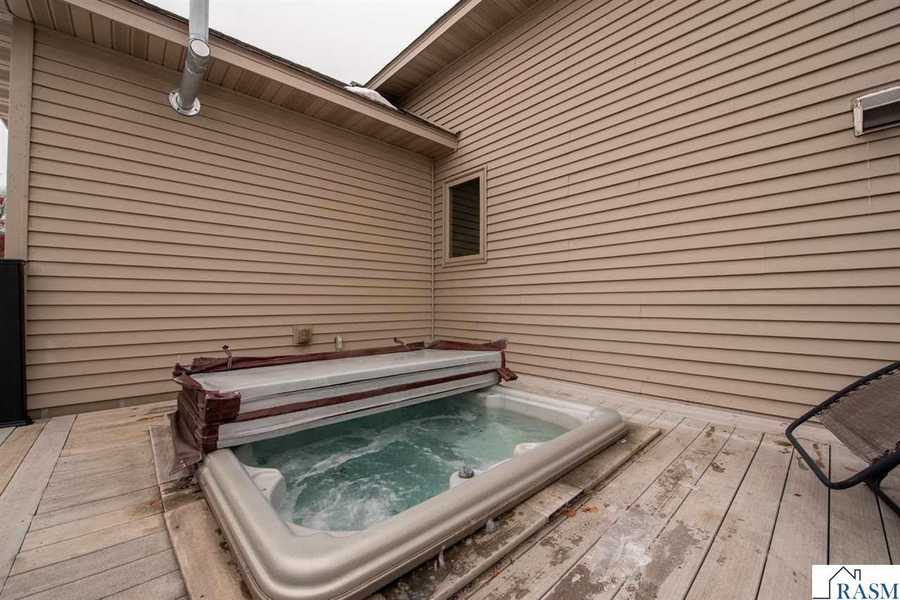 Le Center, Minnesota, 56057, United States, 4 Bedrooms Bedrooms, ,3 BathroomsBathrooms,Residential,For Sale,2011720