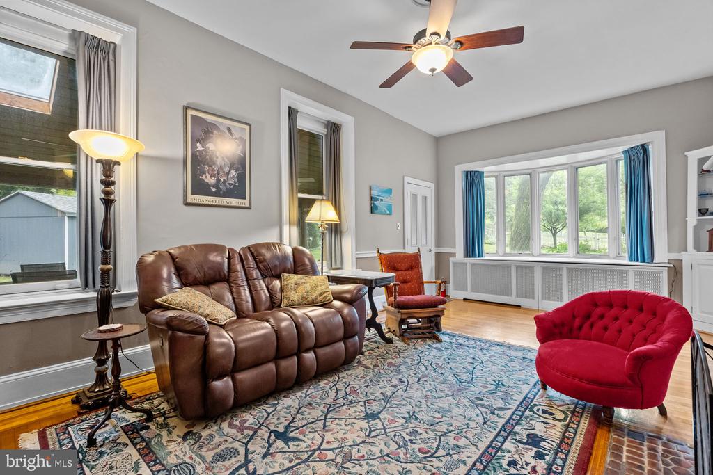 Lansdowne, Pennsylvania, 19050, United States, 5 Bedrooms Bedrooms, ,3 BathroomsBathrooms,Residential,For Sale,1926052