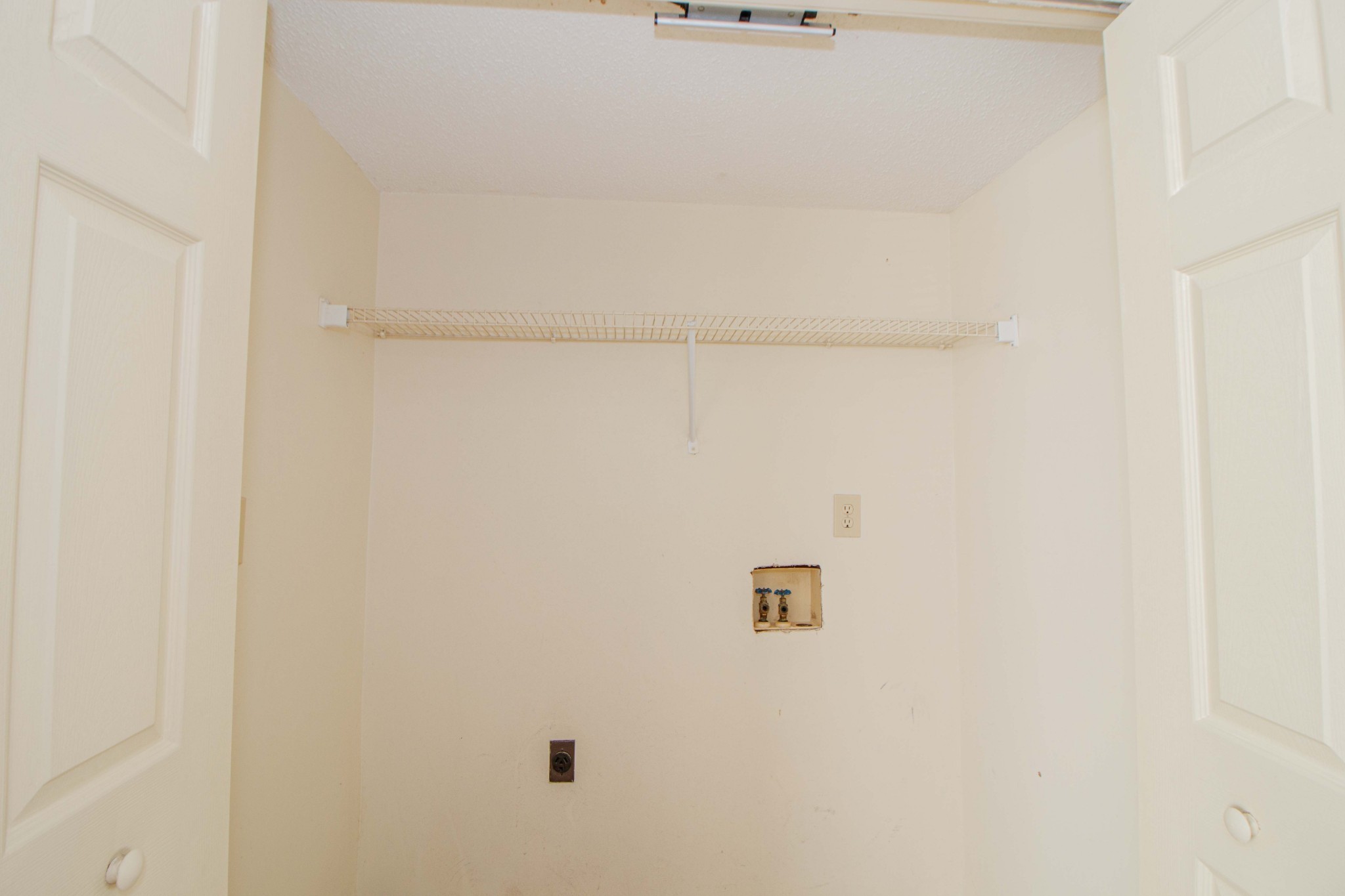 Clarksville, Tennessee, 37042, United States, ,Residential,For Sale,2013065