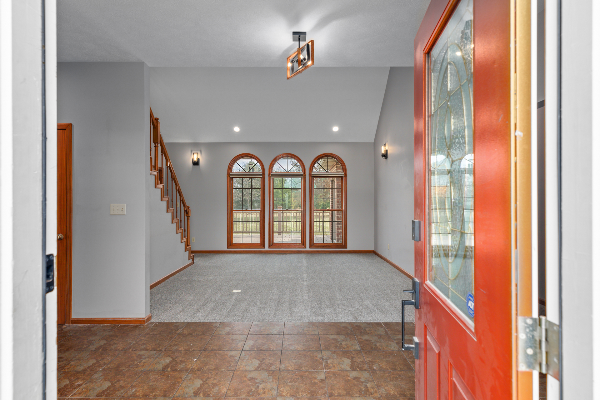 Litchfield, Illinois, 62056, United States, 5 Bedrooms Bedrooms, ,4 BathroomsBathrooms,Residential,For Sale,1986083