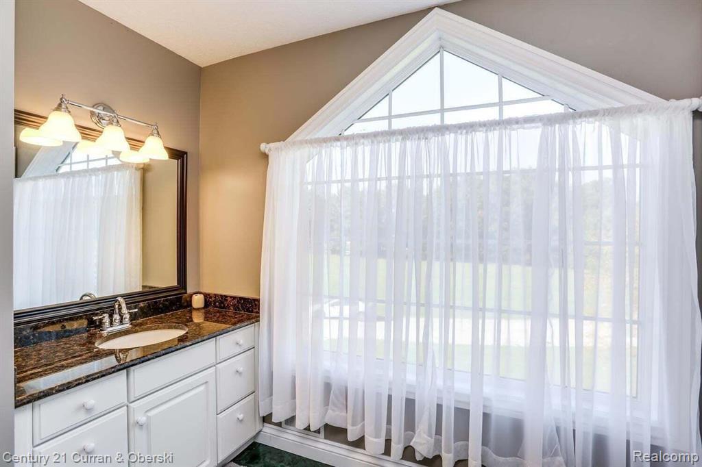 Jackson, Michigan, 49201, United States, 4 Bedrooms Bedrooms, ,3 BathroomsBathrooms,Residential,For Sale,1980498