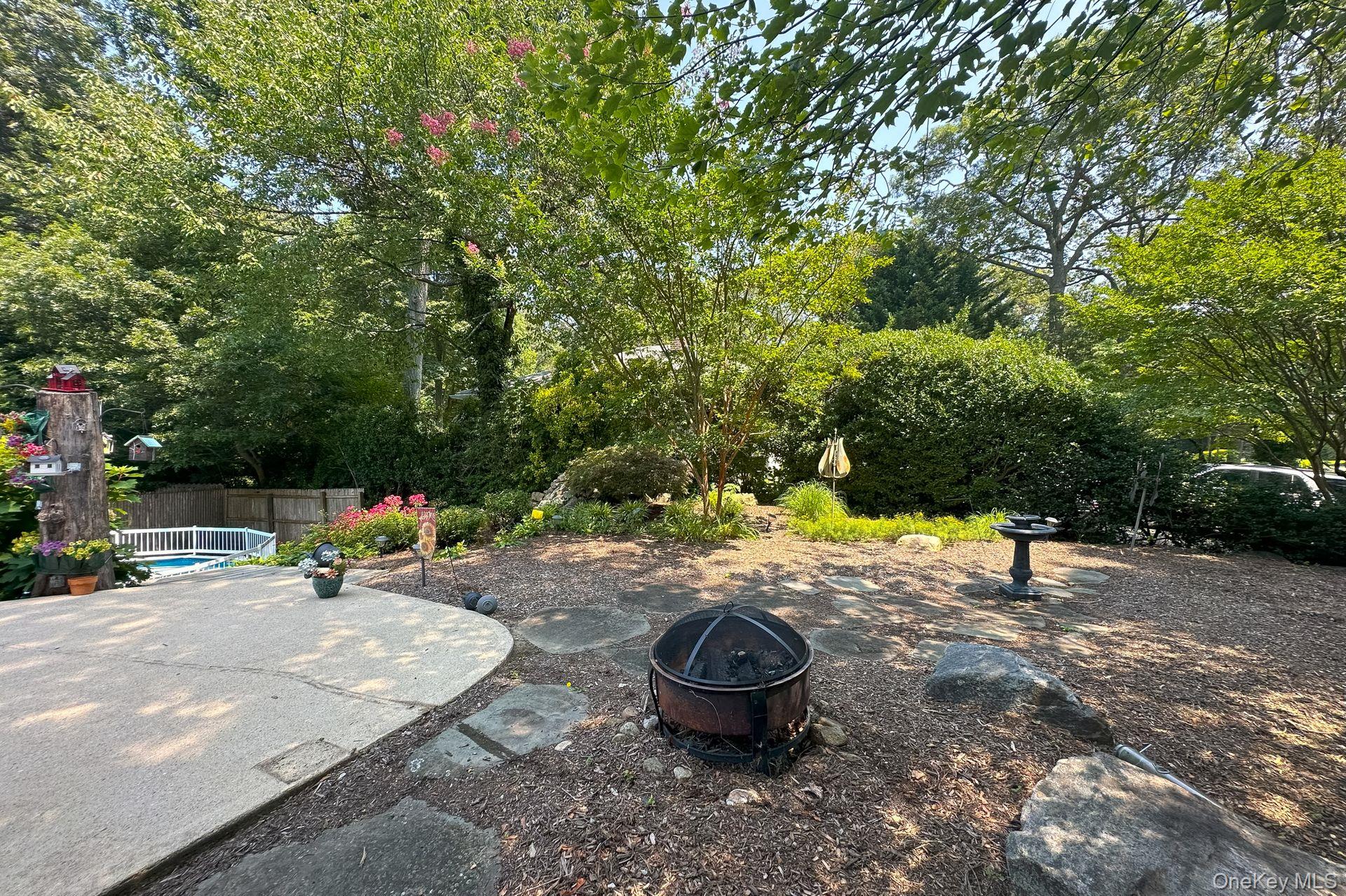 East Northport, New York, 11731, United States, 3 Bedrooms Bedrooms, ,2 BathroomsBathrooms,Residential,For Sale,1942269