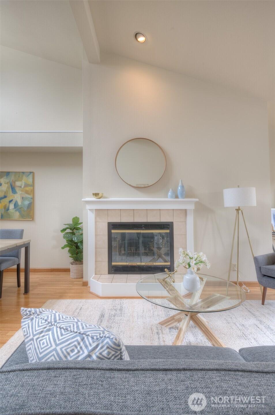 SEATTLE, Washington, 98103, United States, 2 Bedrooms Bedrooms, ,2 BathroomsBathrooms,Residential,For Sale,1794014